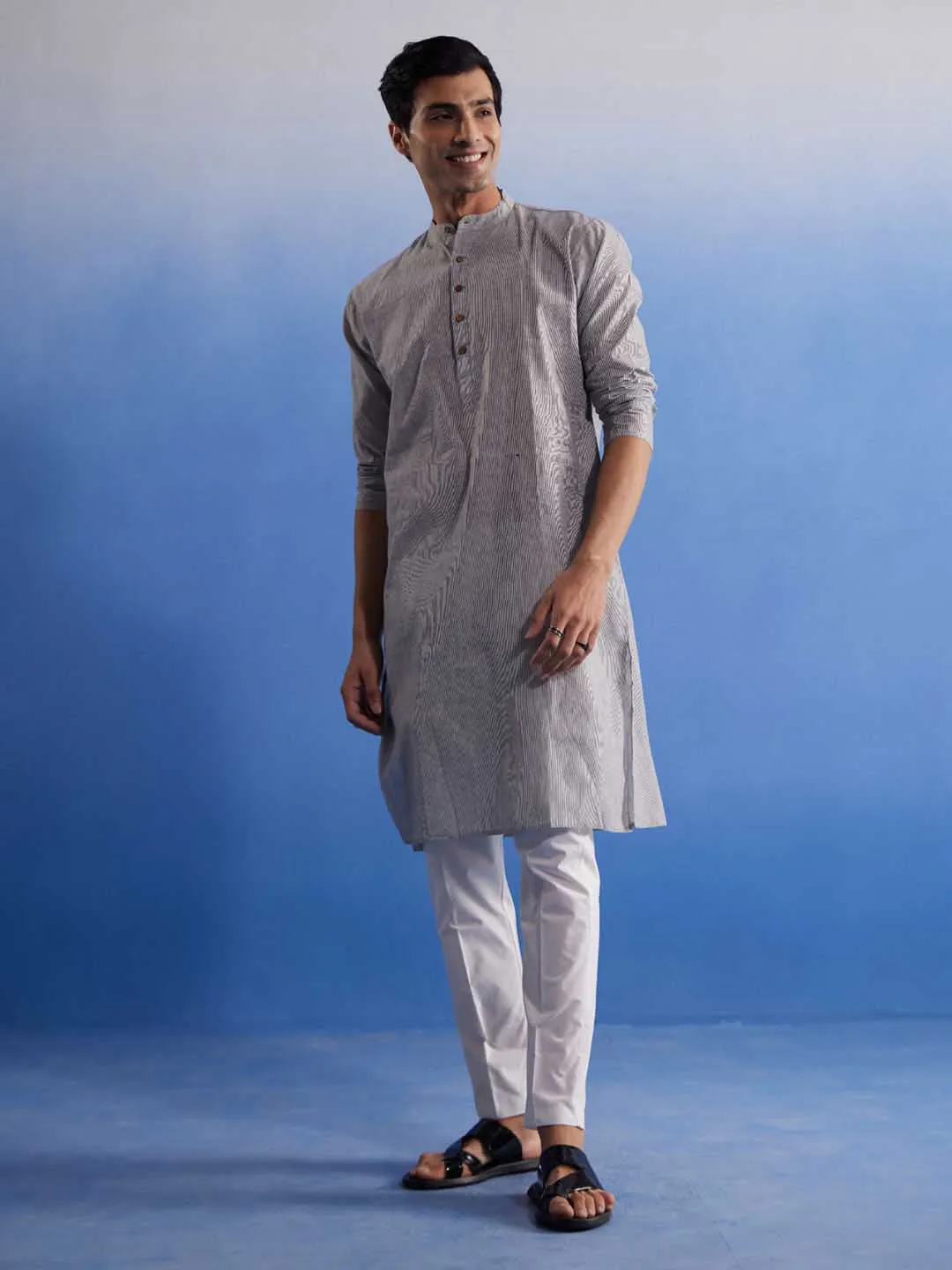 VASTRAMAY Grey Handloom Cotton Kurta Pyjama