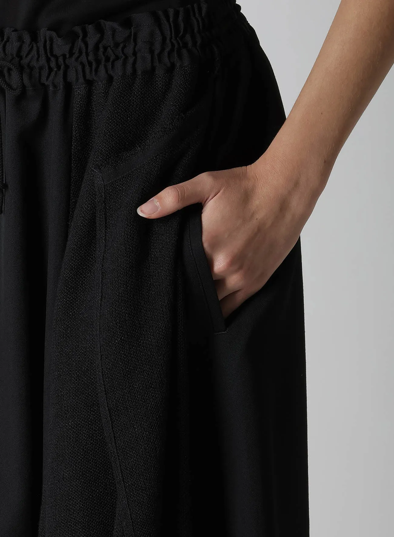 WOOL GABARDINE CLOTH GATHERED PANTS